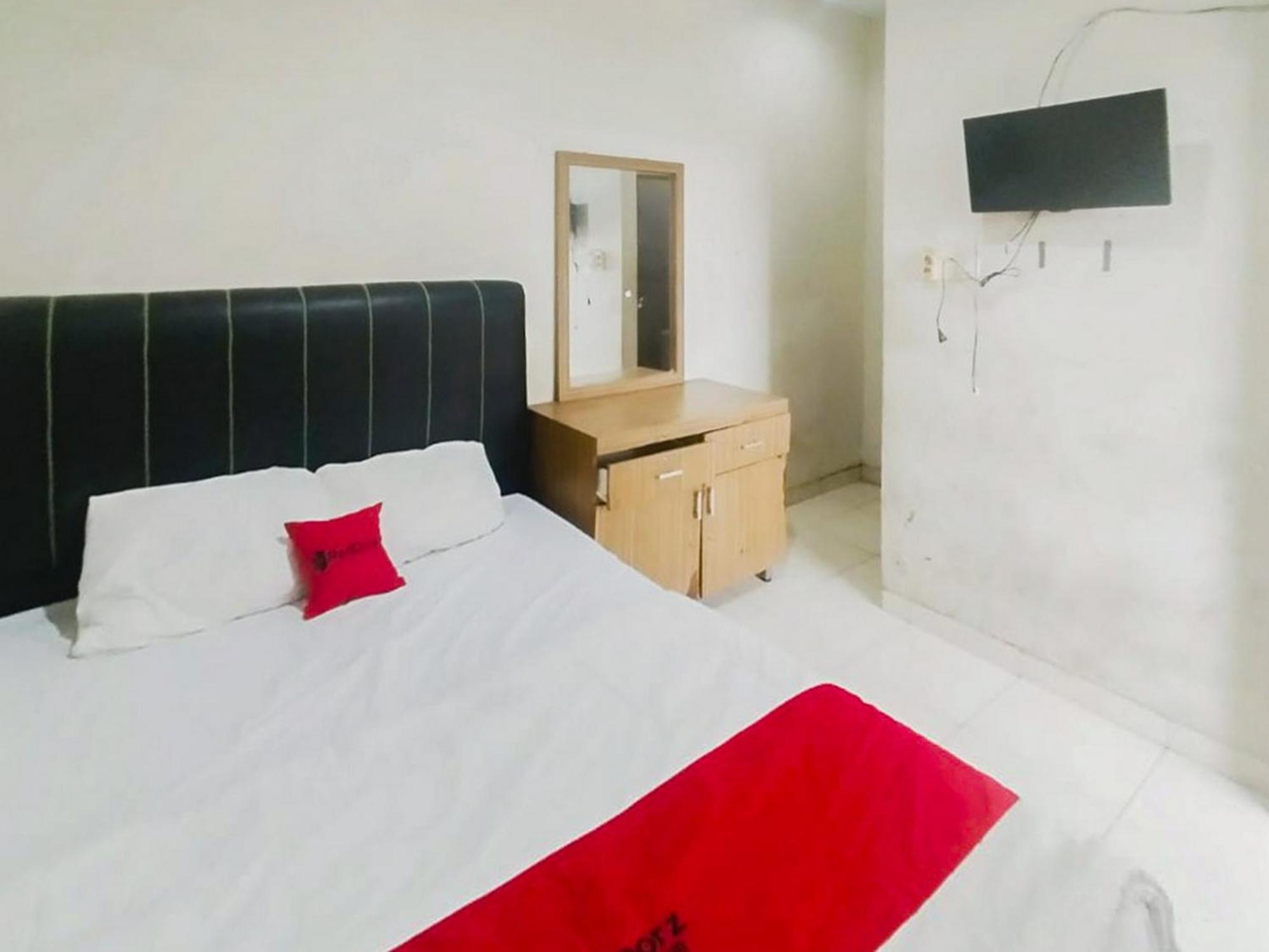 Hotel Reddoorz At Jalan Diponegoro Bandar Lampung Extérieur photo