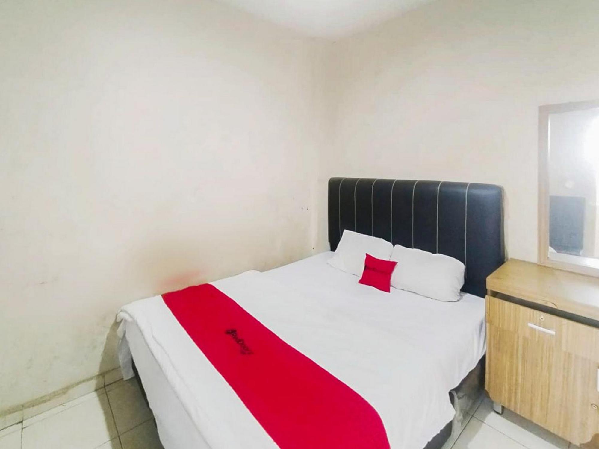 Hotel Reddoorz At Jalan Diponegoro Bandar Lampung Extérieur photo